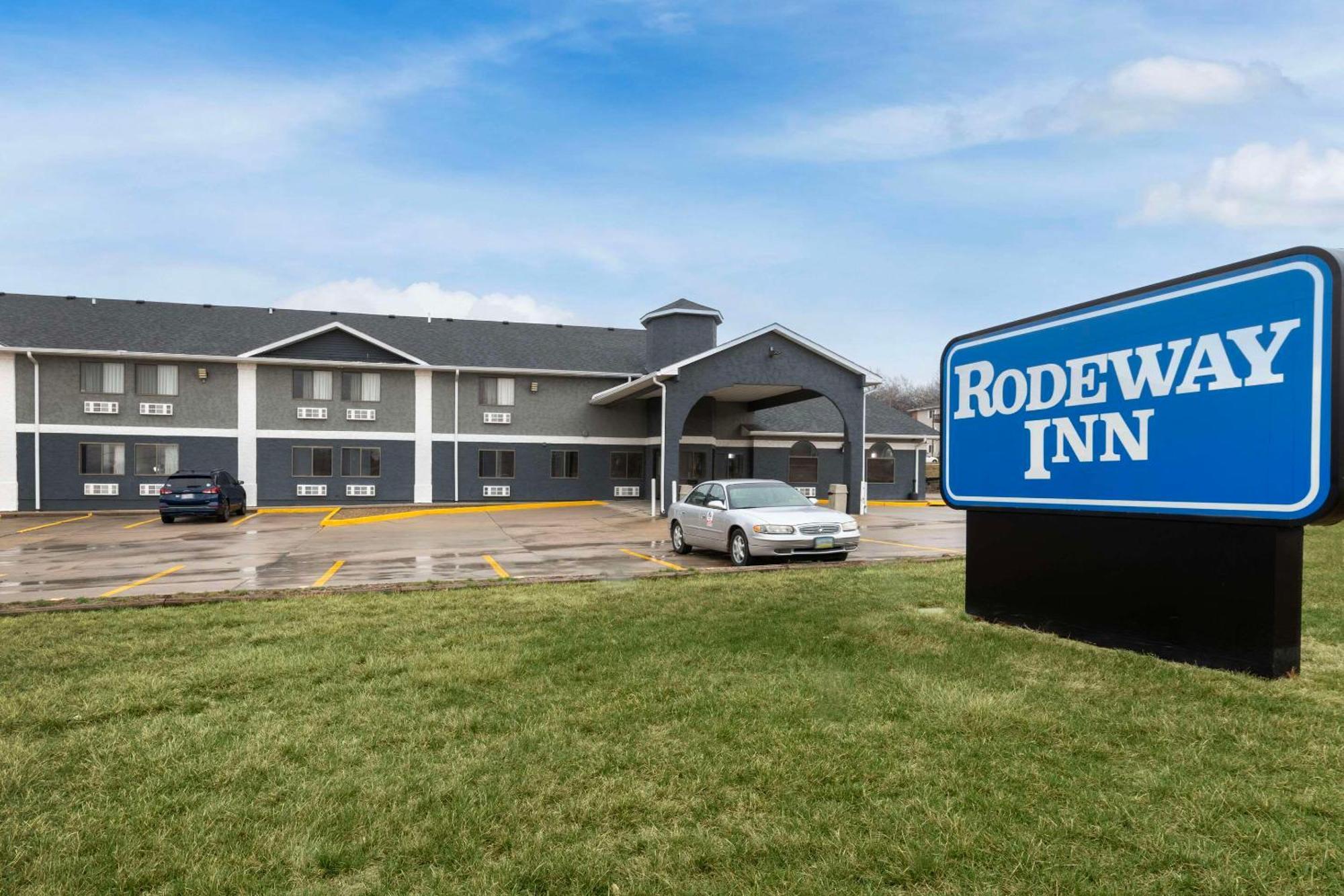 Rodeway Inn Red Oak Exterior photo