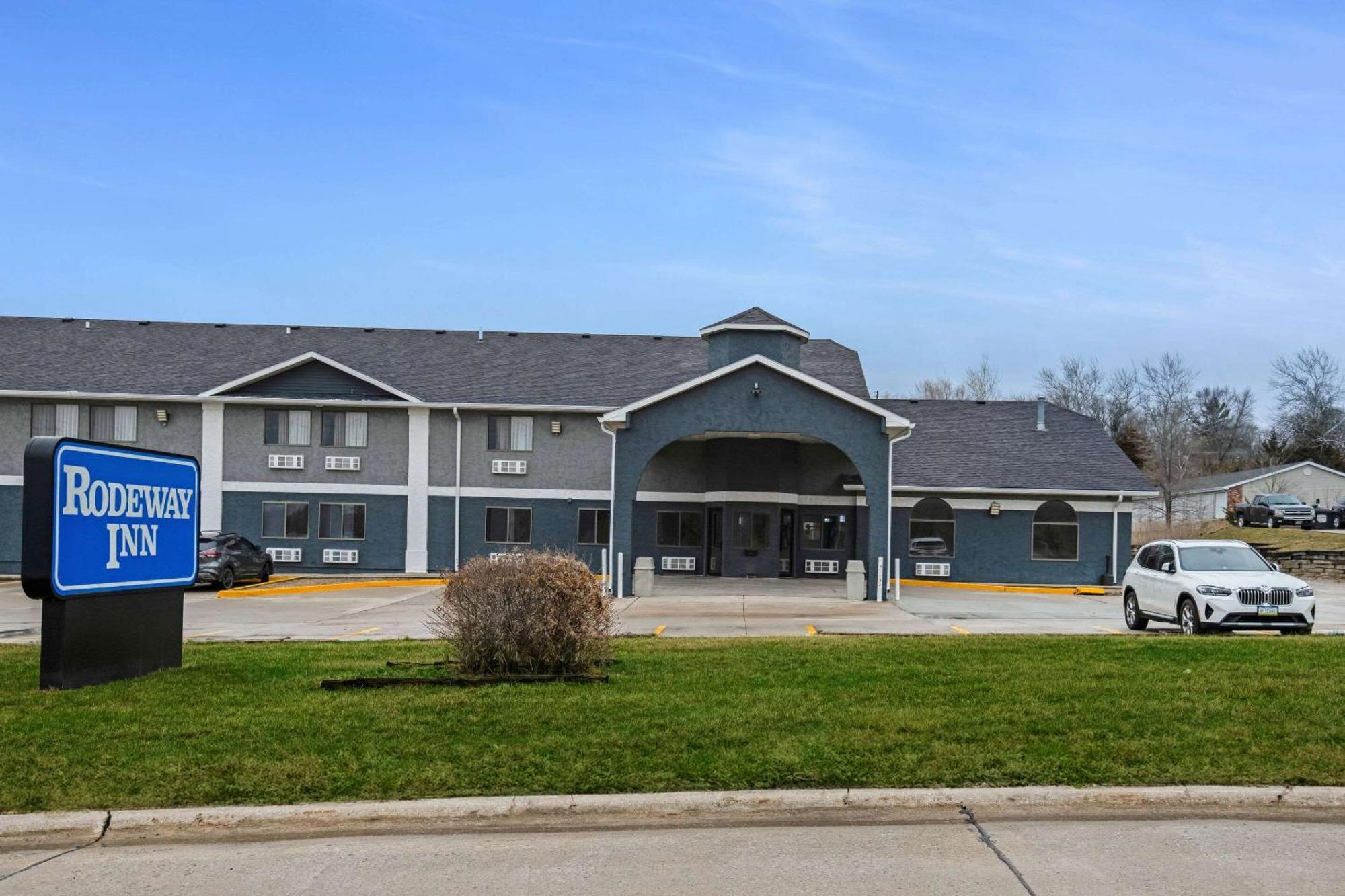 Rodeway Inn Red Oak Exterior photo