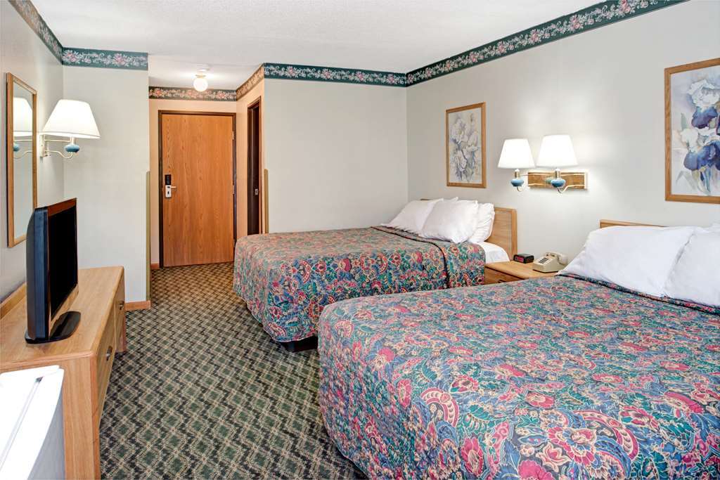 Rodeway Inn Red Oak Room photo